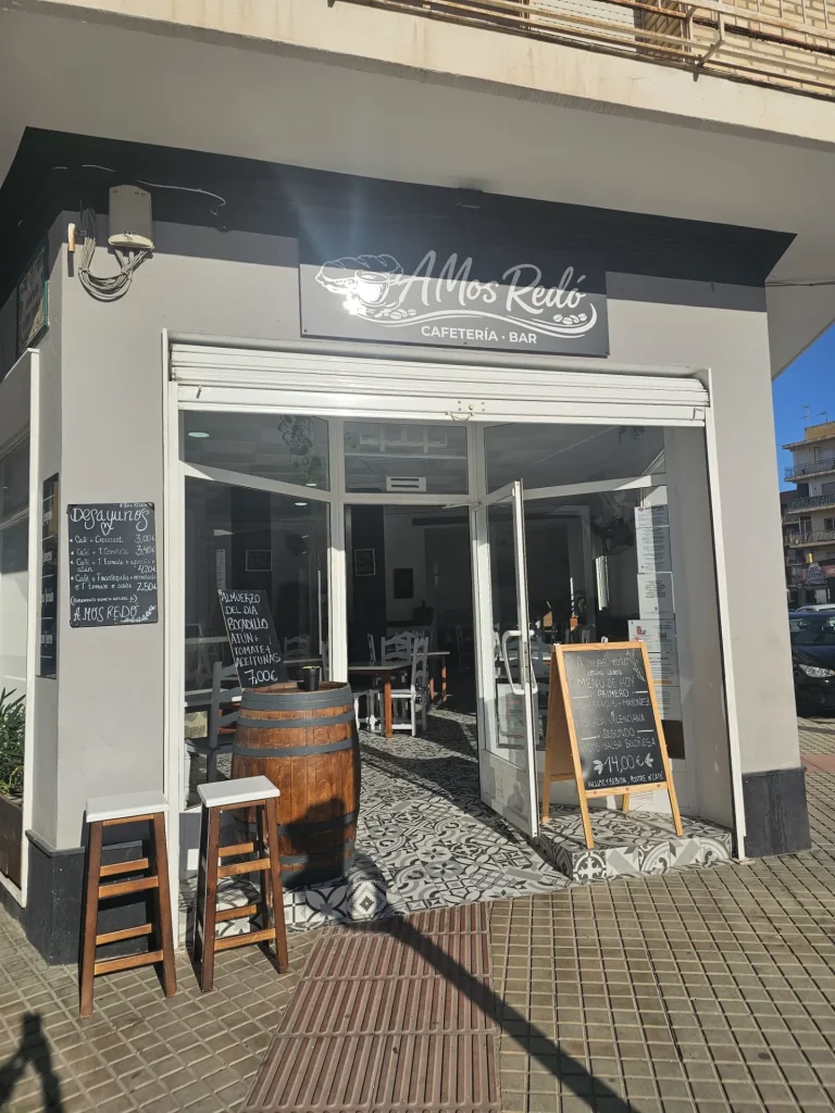 A Mos Redo, en Av d'Alacant (Dénia)